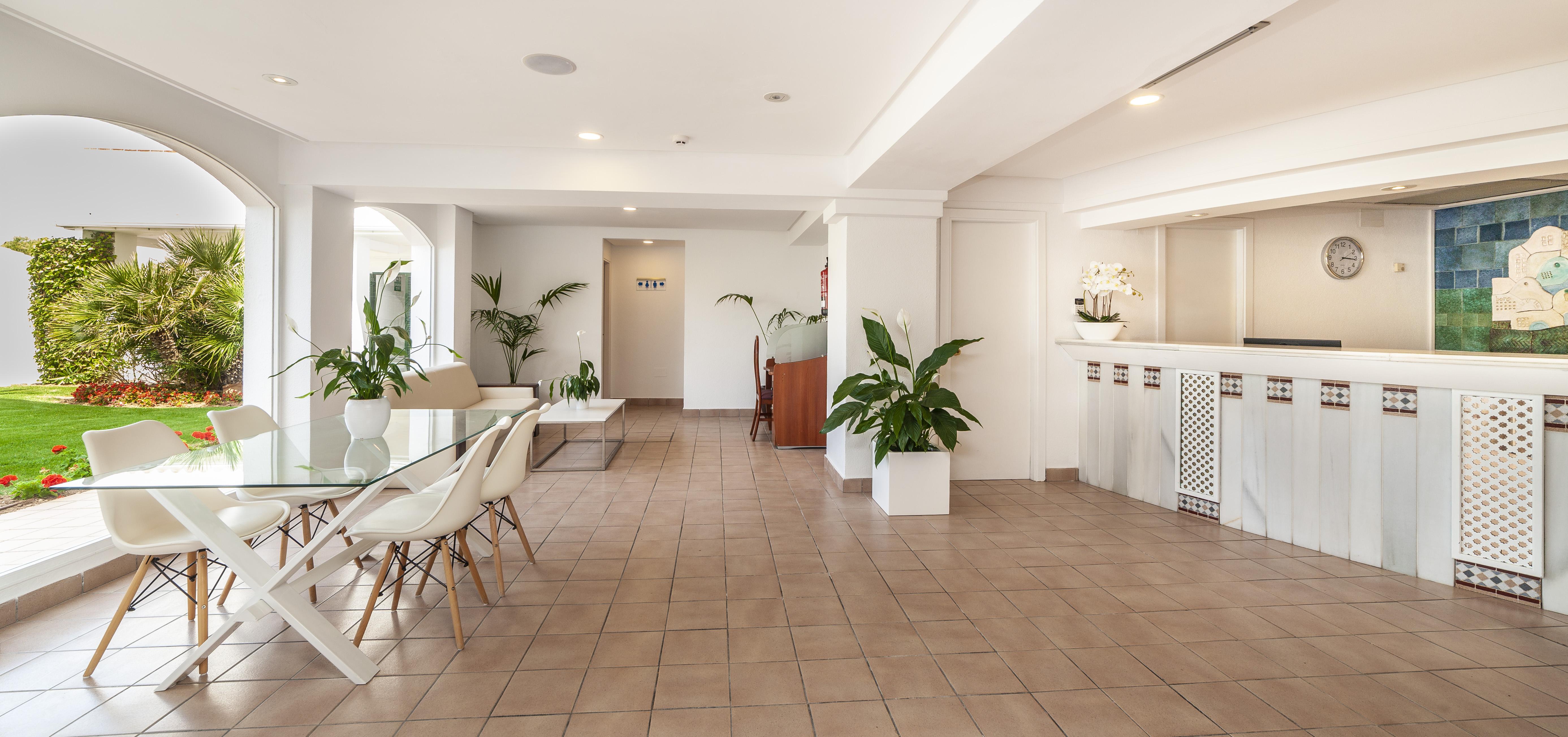 Globales Cala'N Blanes Hotel Cala'N Blanes  Exterior photo